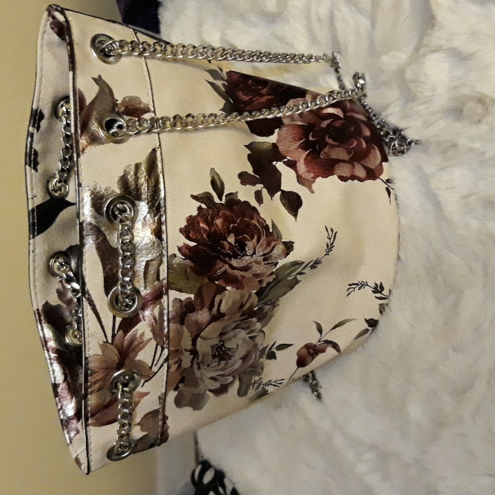 Pristine Condition Floral on Beige Background Chain Drawstring Tote - Small